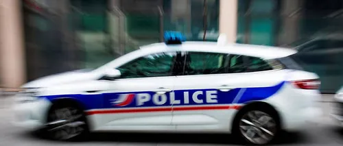 Un enfant de 7 ans tire dans la cour avec l’arme de son père policier