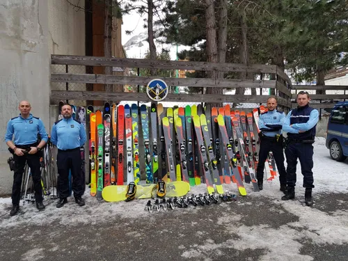 Un voleur de skis sévit en Isère