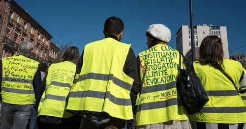 Toulon : Carrefour menace une gilet jaune de lui faire payer ses...