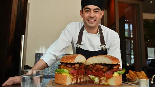 À Tokyo, un méga-burger saupoudré d’or à 800 euros