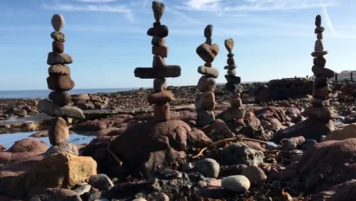 "Stone stacking" : un Français champion d'Europe d'empilement de...