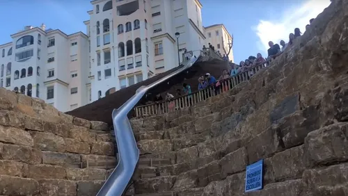 Jugé trop dangereux, le plus grand toboggan d'Europe ferme... 24h...