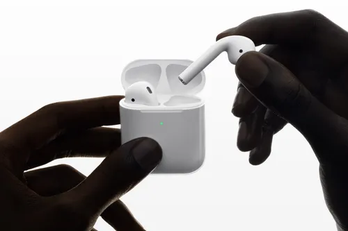 Il avale son AirPod qui continue de marcher