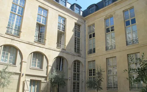 Il sous-loue son appart, 200 fêtards débarquent !