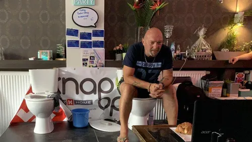 Un belge reste assis aux toilettes pendant 120 heures