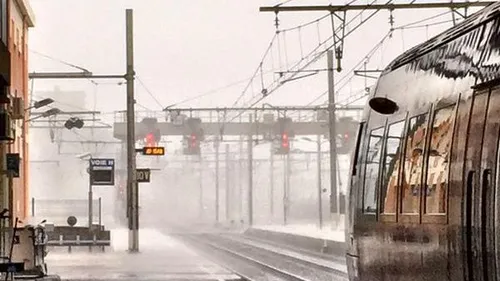 Comme il pleut trop fort, le conducteur de train "saute" un arrêt...