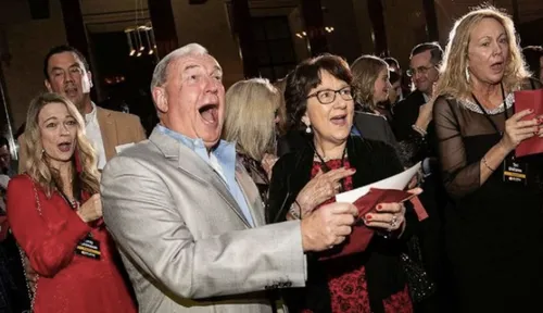 Un PDG verse 10 millions de dollars de bonus à ses employés lors...