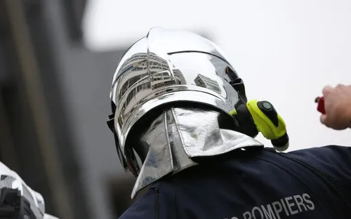 Des pompiers sanctionnés pour leur moustache ont été réintégrés
