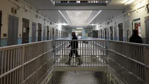 Ils s'évadent de prison mais promettent de revenir !