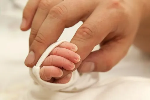 Elle met au monde un bébé de plus de 5 kilos