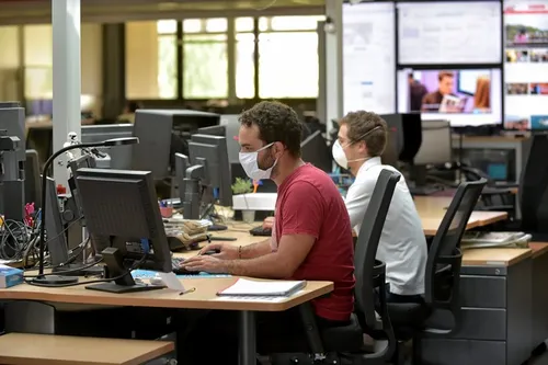 Le port du masque en entreprise devient obligatoire à partir du 1er...