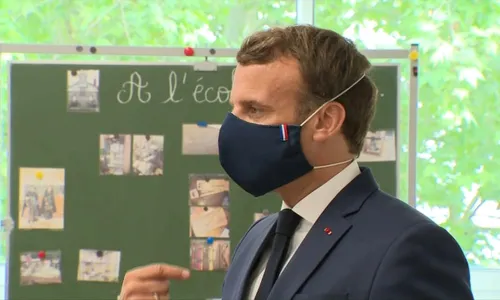 Macron moqué pour une faute de français… dans son message de...