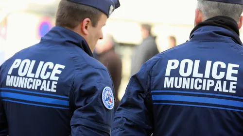 Avignon : un homme abattu après avoir attaqué des policiers dans la...