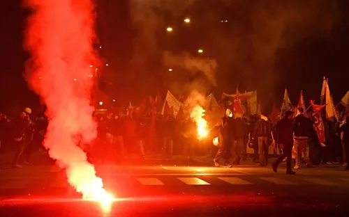 De violents affrontements à Rome contre les restrictions