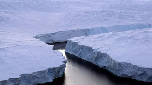 Le plus gros iceberg du monde se dirige vers une île britannique