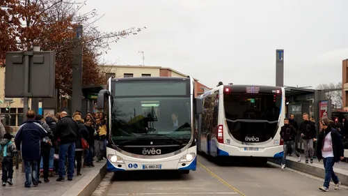 Des bus gratuits pour inciter les gens à se faire vacciner