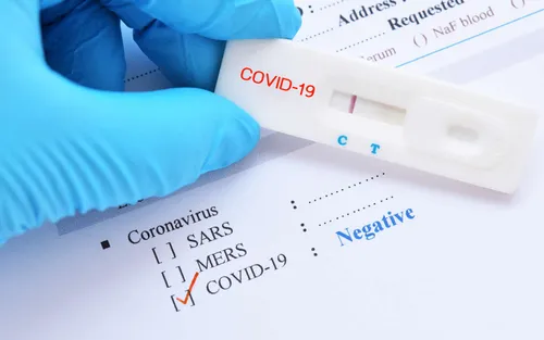 Une fausse médecin proposait des tests Covid bidon