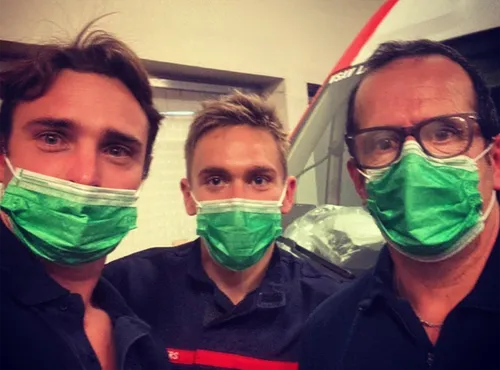 Des pompiers procèdent à un accouchement en visio avec le 15