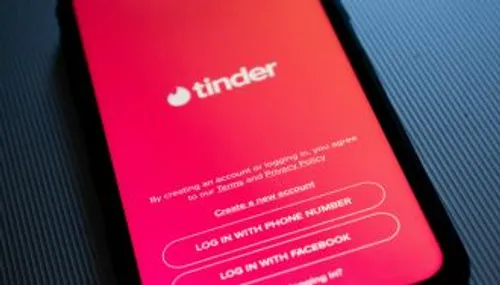 Une mamie de 82 ans configure le profil Tinder de son petit-fils