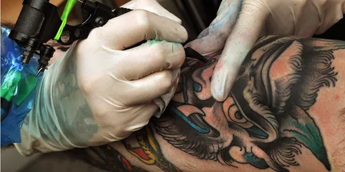 75% des encres de tatouage présentent des substances nocives