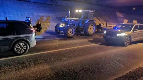 Ivre à bord de son tracteur, il tente de semer les gendarmes à......