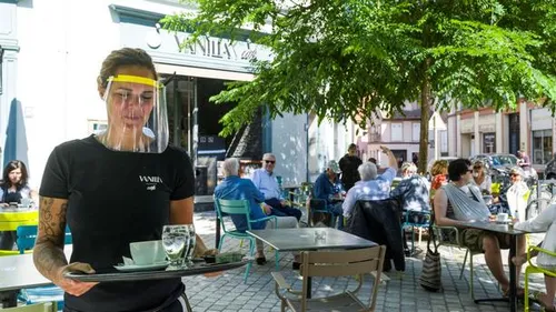 Marseille : la mairie autorise des terrasses provisoires pour la...