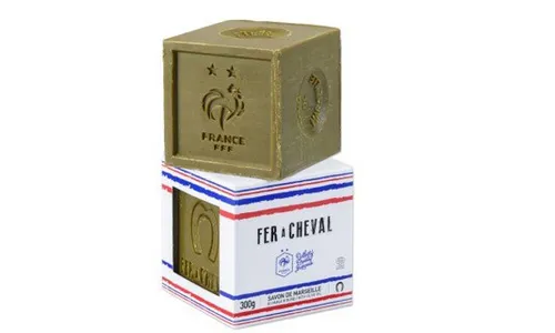 Marseille : la Savonnerie du Fer à Cheval supportrice des Bleus !