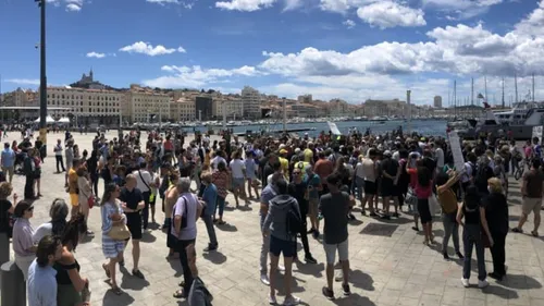 Marseille : des personnes ont manifesté contre le pass sanitaire