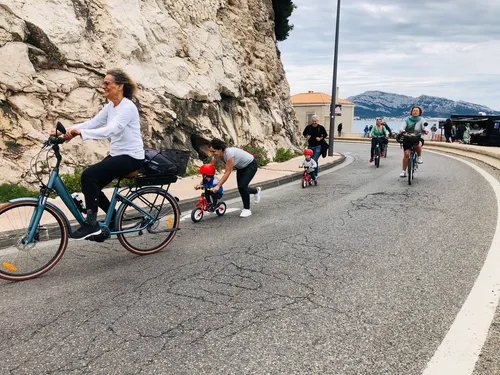 Marseille : la voie est libre ce dimanche sur la Corniche !