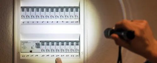 EDF ne coupera plus l'électricité à ses clients particuliers en cas...