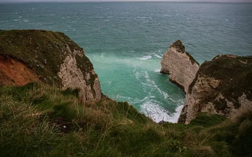 Une femme de 24 ans recule trop pour une photo et décède en chutant...