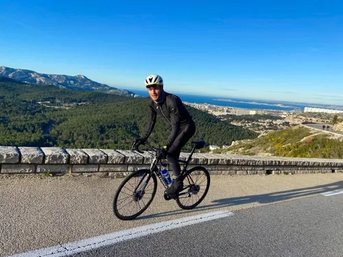 Marseille : pour fêter ses 25 ans, il parcourt 25 fois la Gineste à...