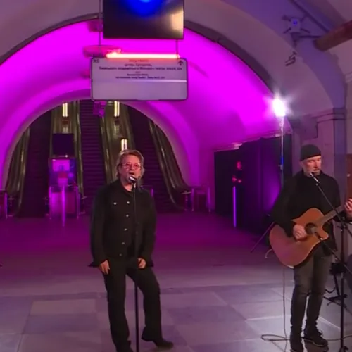 Bono et The Edge ont rendu hommage à Glen Hansard 